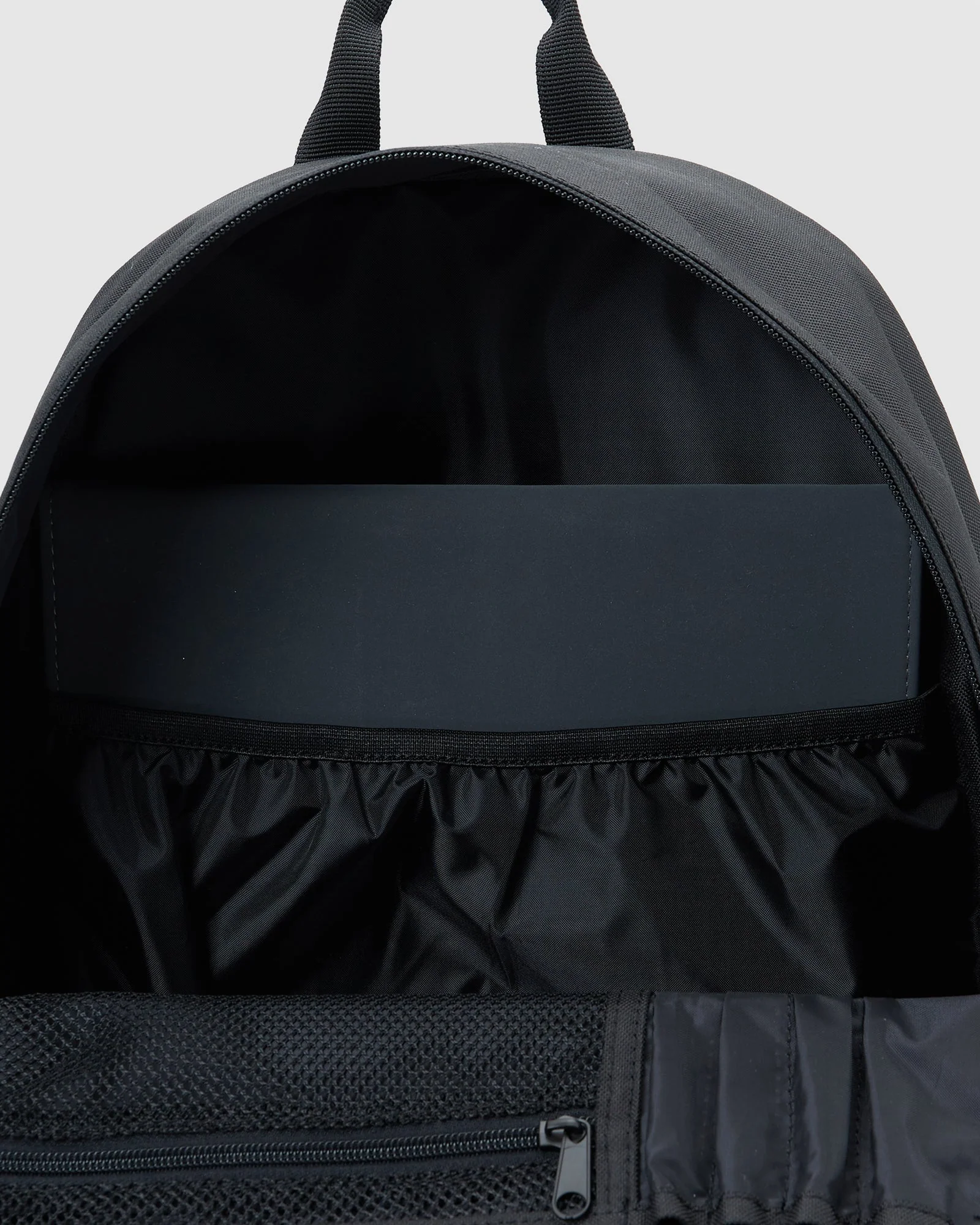 Men's Breed 5 25 L Medium Backpack - Image 4