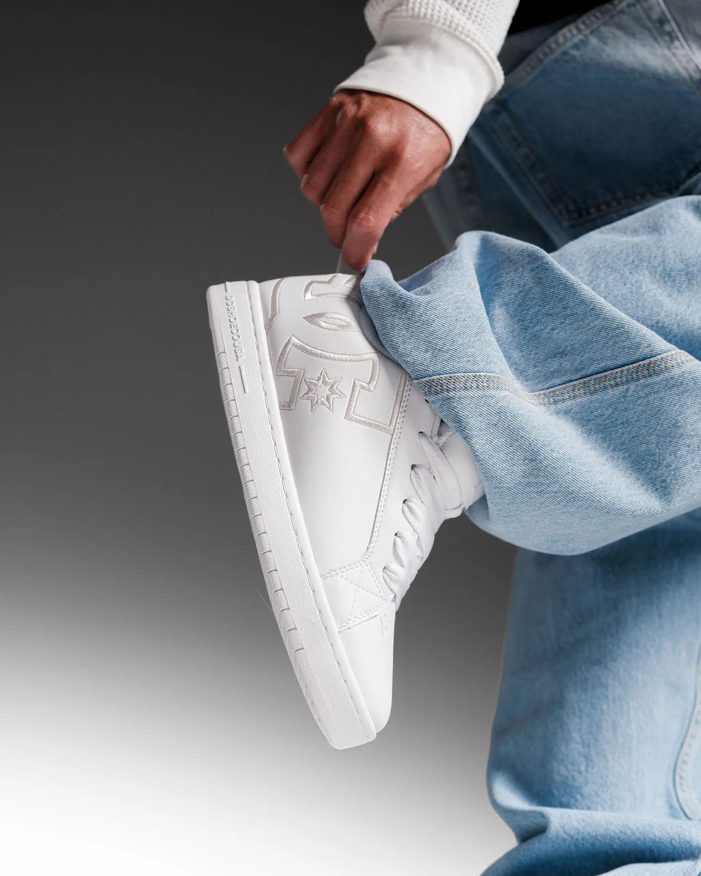 Mens Court Graffik Sneakers - Image 4