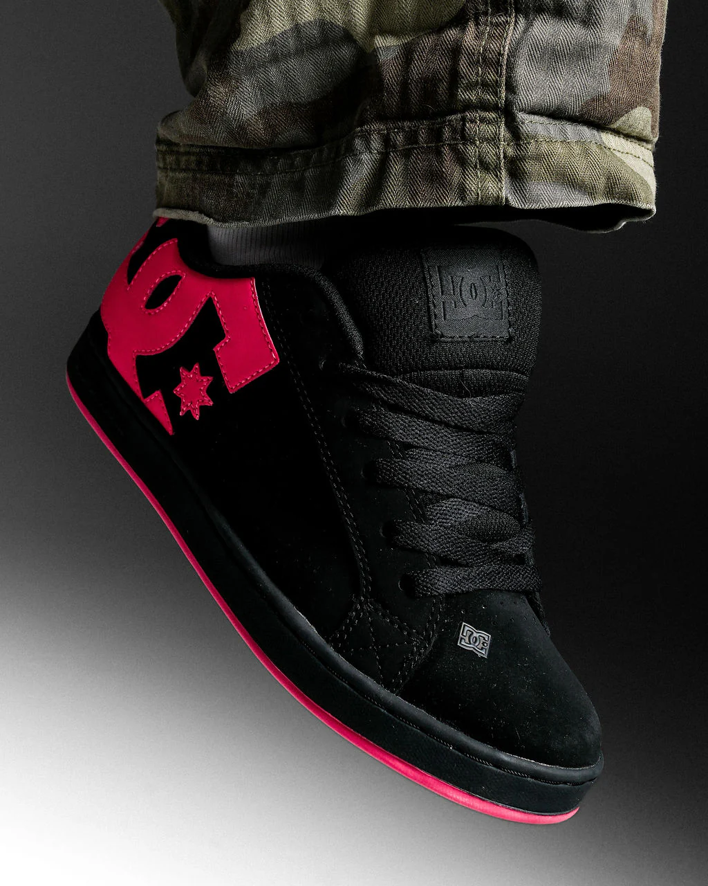 Womens Court Graffik Sneakers - Image 3