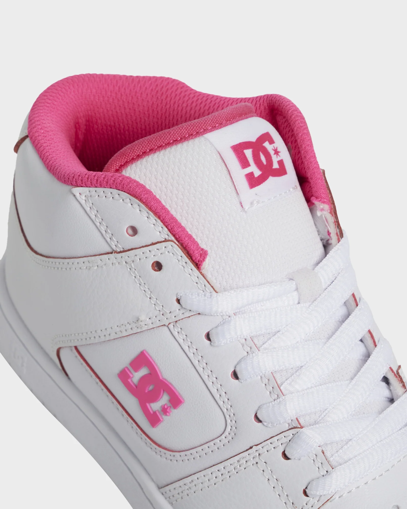 Womens Manteca Mid Skate Shoes - Image 7