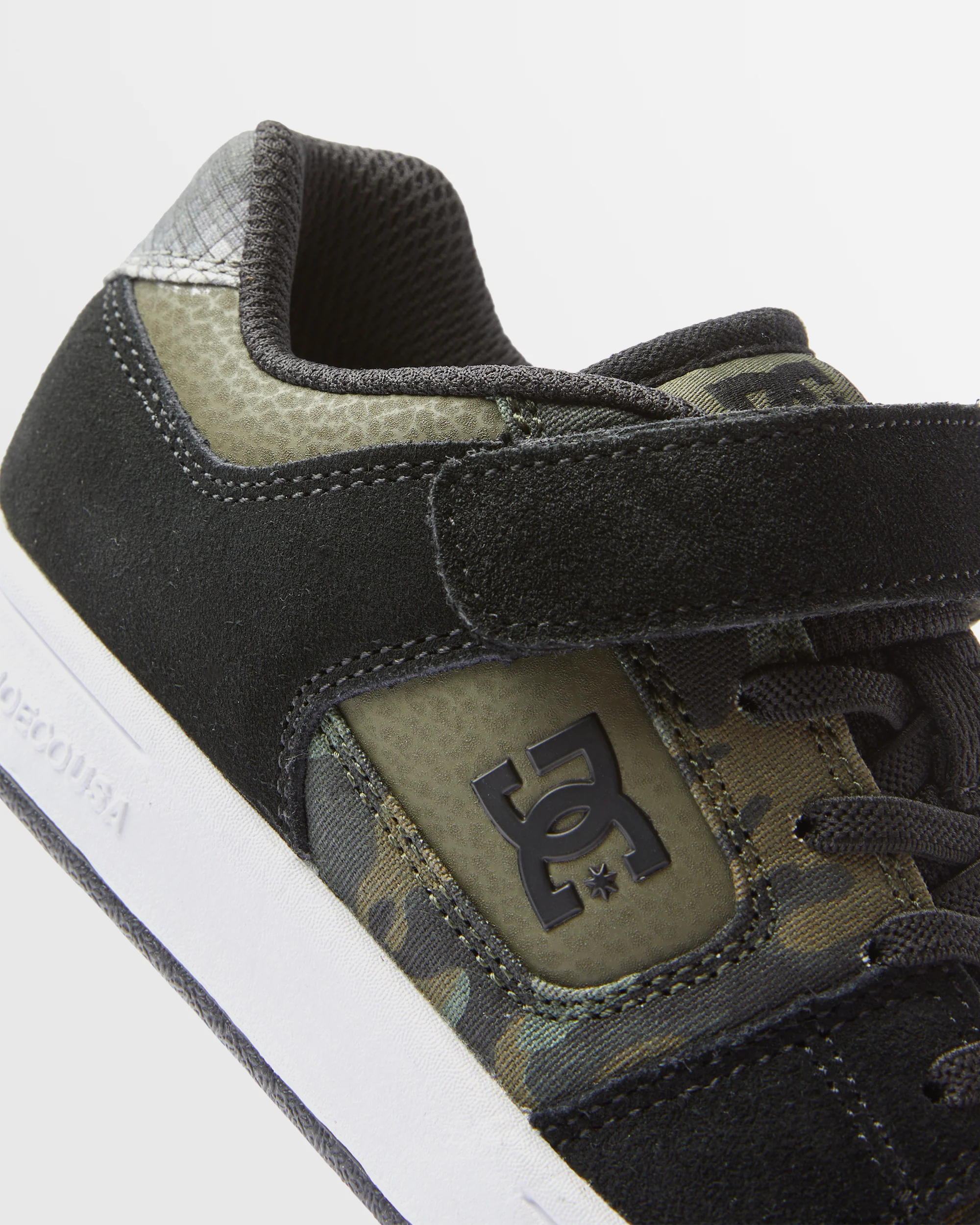 Kids Manteca 4 V Skate Shoes - Image 3