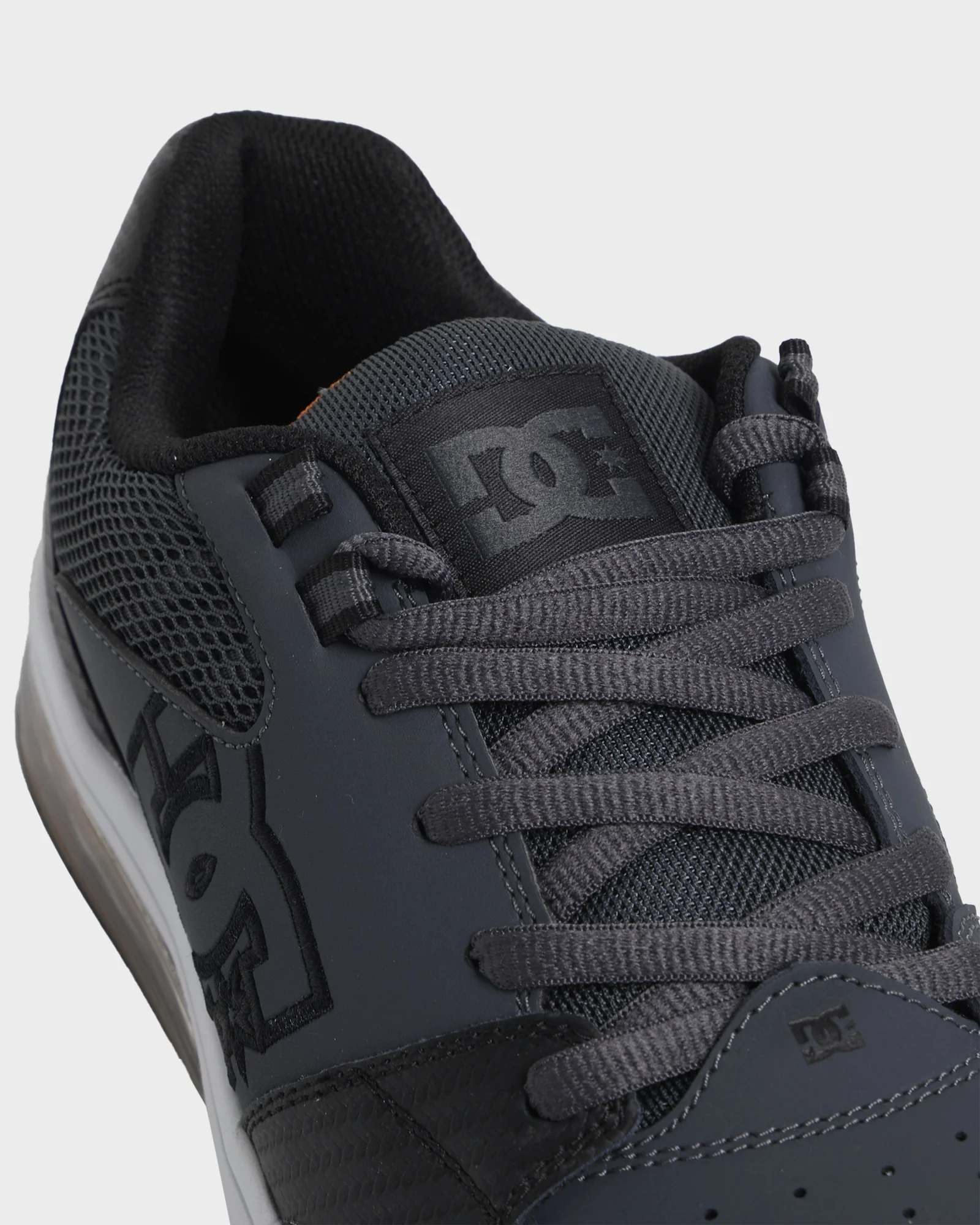 Mens Versatile Skate Shoes - Image 6